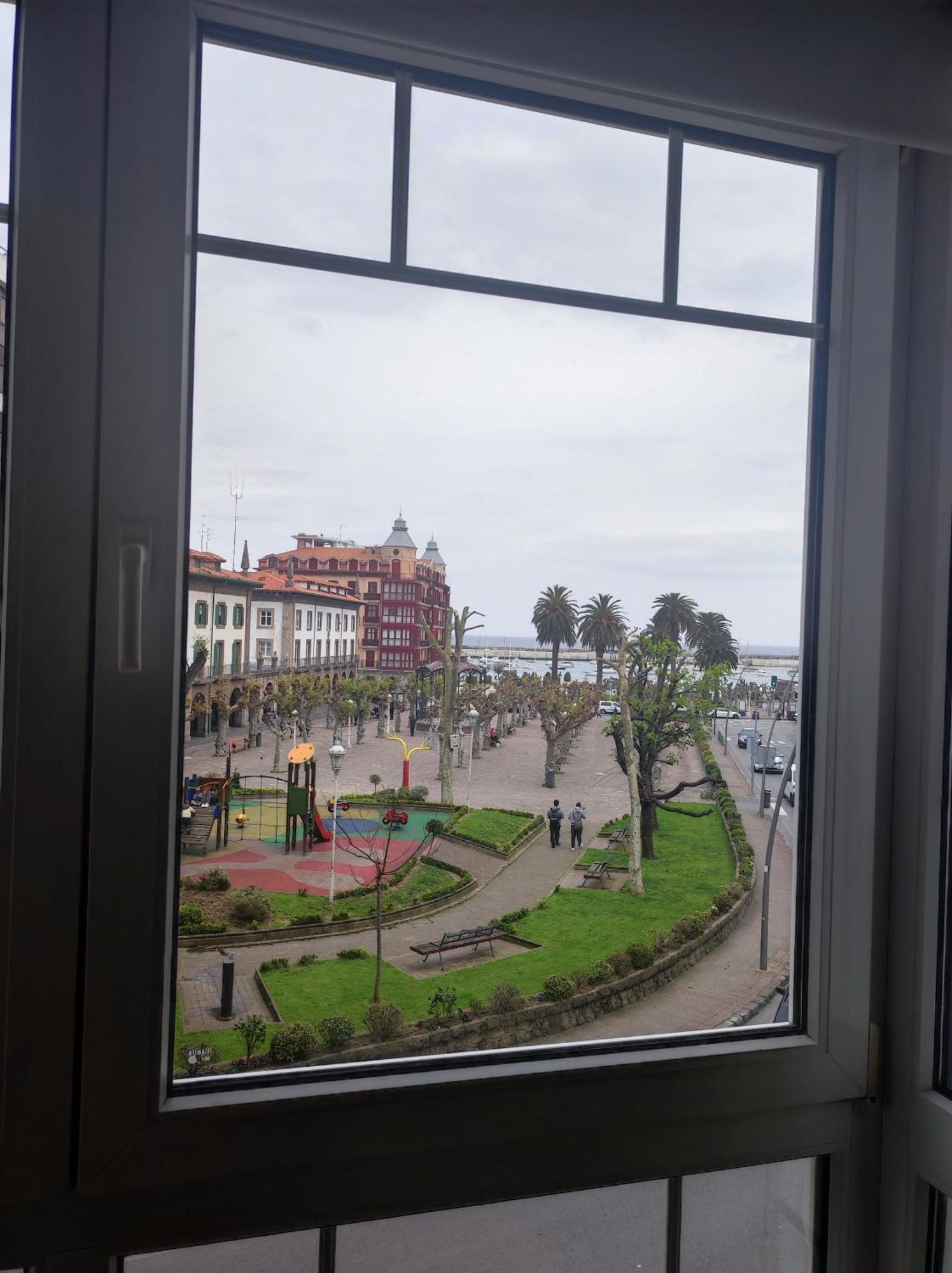 Precioso Piso Con Garaje En El Centro De Castro Urdiales Exterior foto